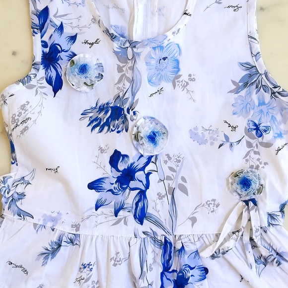 NWOT. Multi Color Floral Ruffle Dress with 3D Flowers, laces and Matching Hat. - Picture 4 of 8